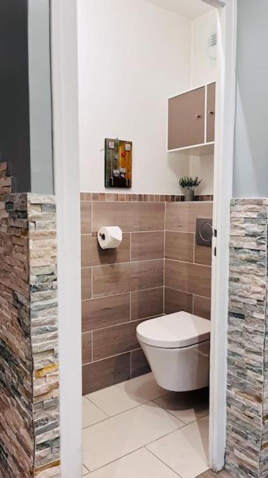 Appartement Proche Centre Ville Avec Parking Gratuit Annecy Exterior foto