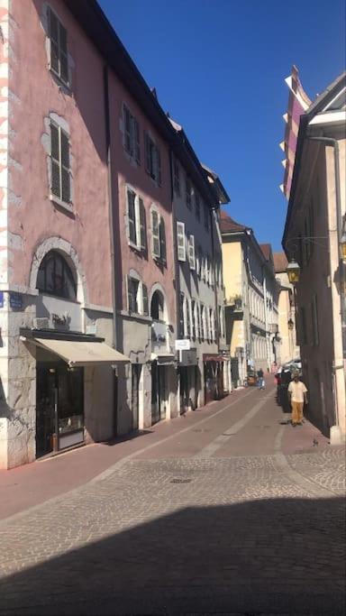 Appartement Proche Centre Ville Avec Parking Gratuit Annecy Exterior foto